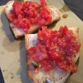 Gluten-free bruschetta from Mama Eat!